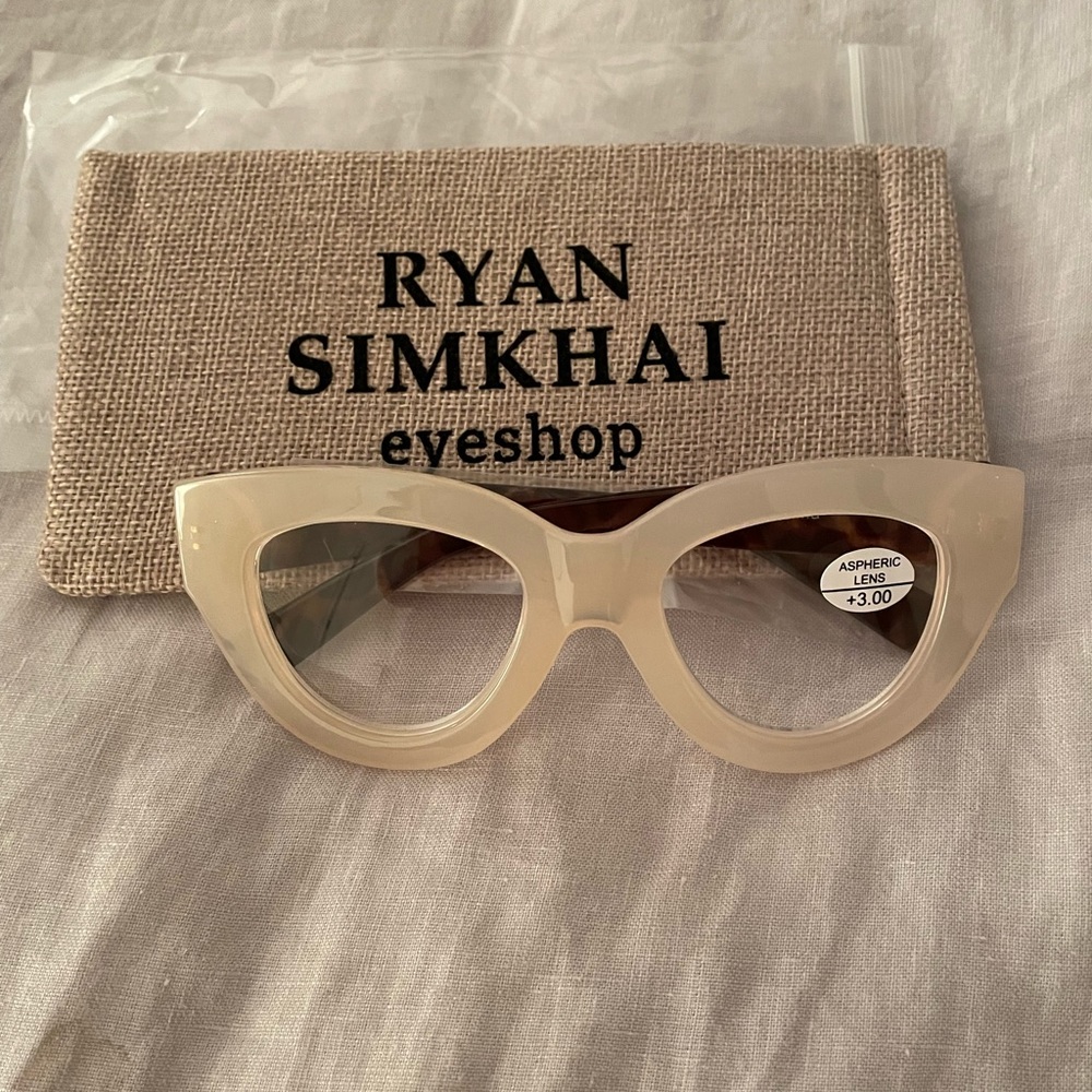 Ryan Simkhai Readers